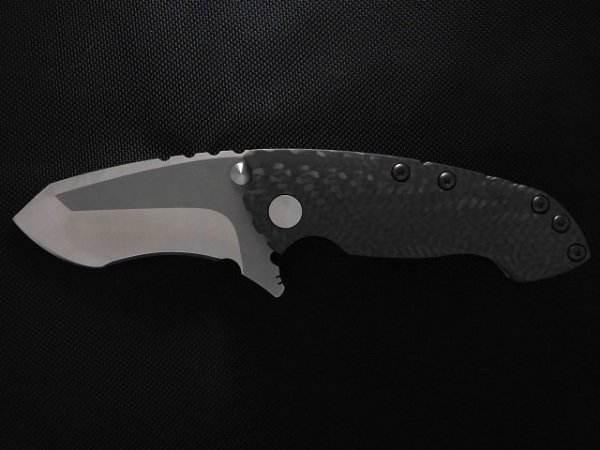 Нож SOLO-V4: Satin Bevels with Tumbled Flats - Carbon Fiber Frame