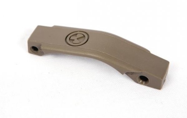 Спусковая скоба Magpul MOE® Trigger Guard для AR15/M4 полимер песочная