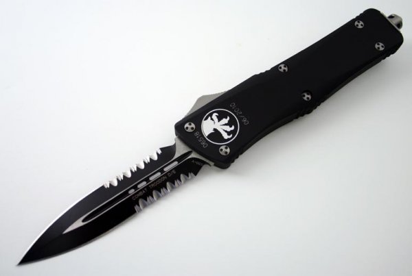 Microtech Combat Troodon D/E Black serrated 