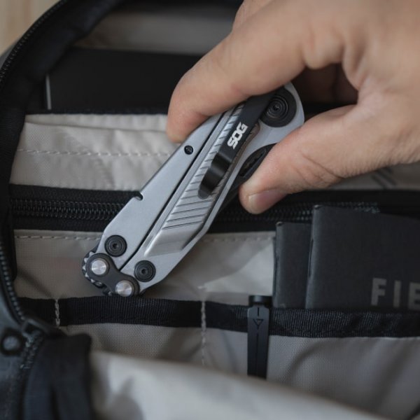 Мультитул SOG Flash MT, Silver/Black