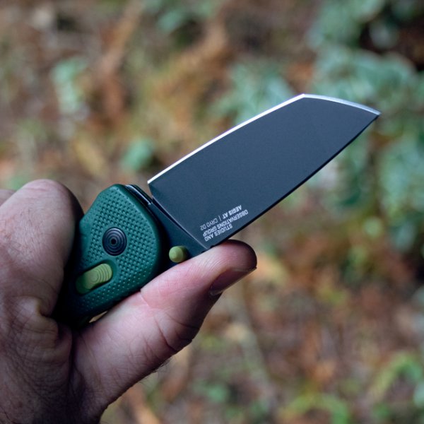 Нож SOG Aegis AT TP Forest & Moss 