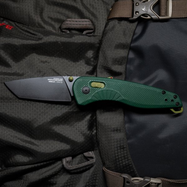 Нож SOG Aegis AT TP Forest & Moss 