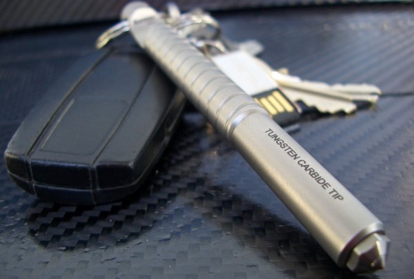 Брелок Lionsteel ESCAPER