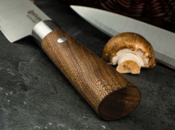 Нож кухонный Boker Damascus Walnut Santoku
